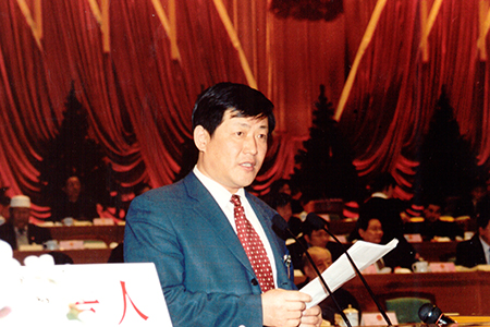 2004年2月23日，奥克集团总裁朱建民在省人大会上做《充分运用辽宁石化优势资源，大力发展精细化工产业》的发言。
