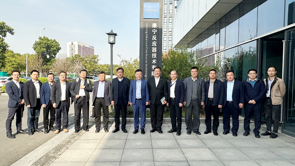 奥克集团董事局主席朱建民率队访问康宁反应器技术有限公司.png
